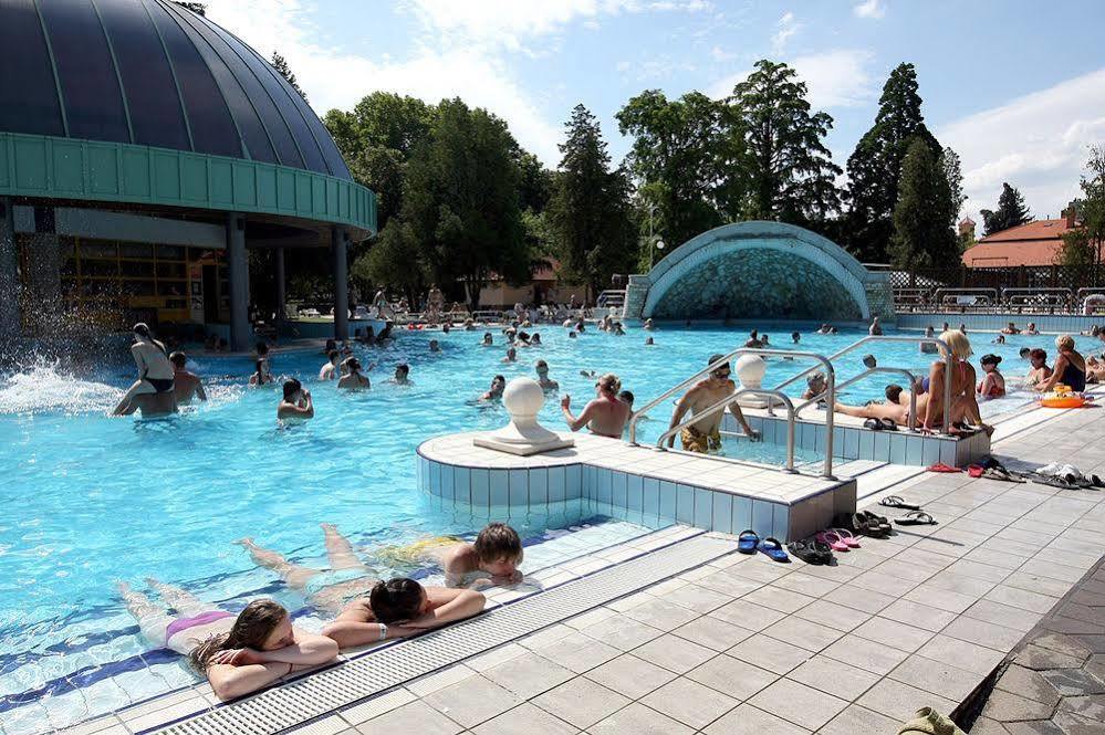 Hotel Koedmoen Eger Kültér fotó