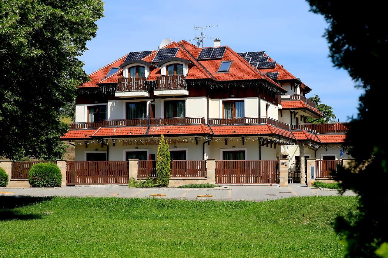 Hotel Koedmoen Eger Kültér fotó